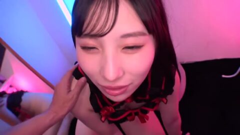 色白ムッチリボディの爆乳美女が自宅で存分に潮吹きSEX三昧！
